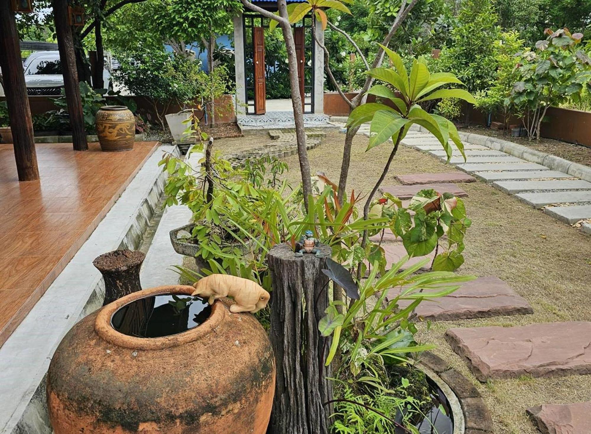Nipatra Homestay Bangkok Eksteriør bilde